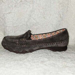 SKECHERS NIB WOMEN'S 9.5B BROWN SUEDE LOAFERS, EXTRA PADDING FOR ADDED COMFORT.
